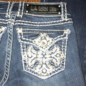 LA idol Jeans